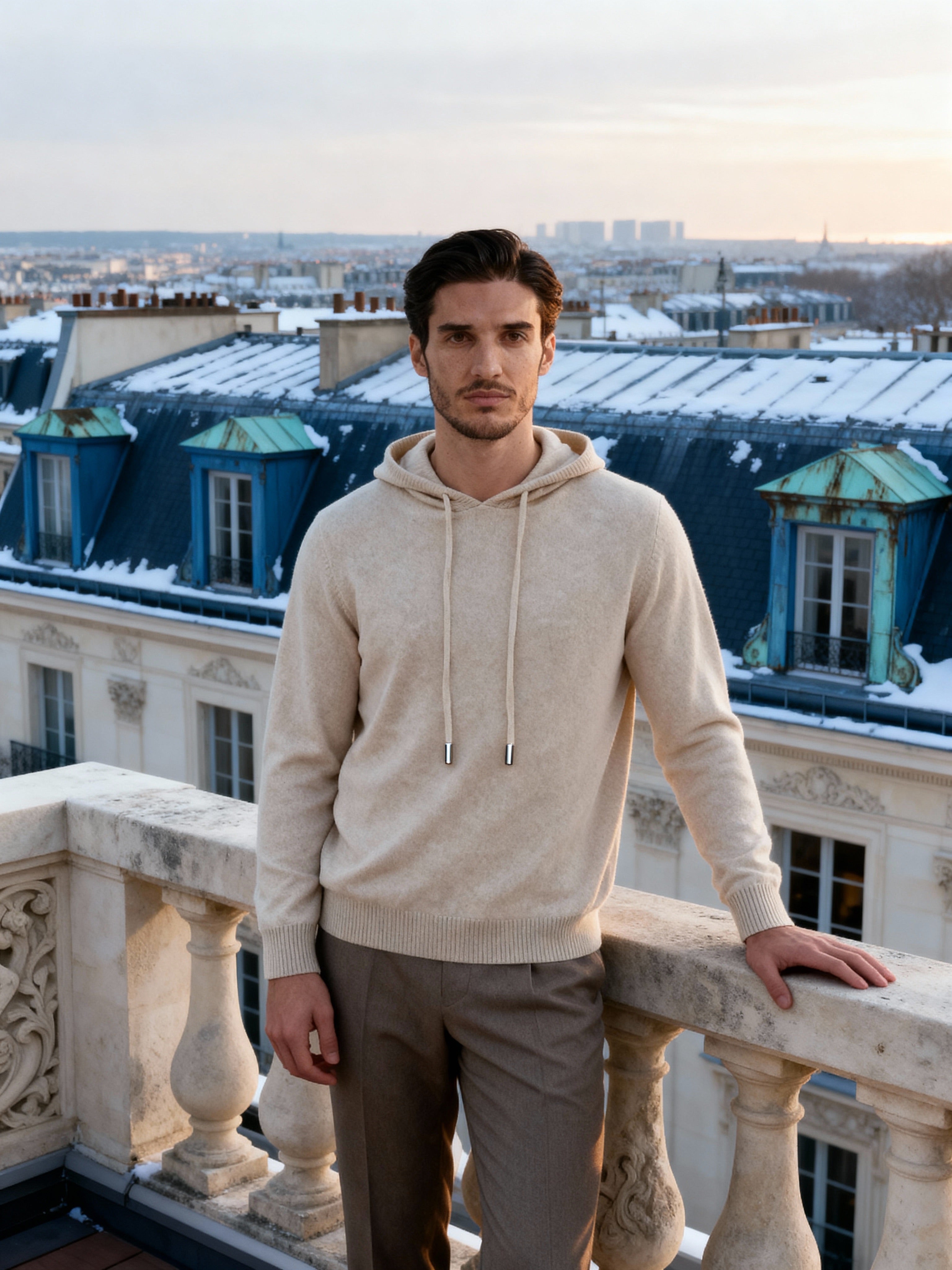 Felpa con cappuccio 100% cashmere